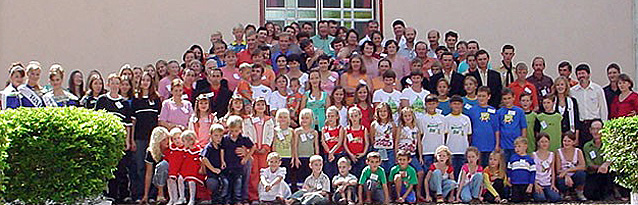 Twins in Candido Godoi in a 2006 group photo