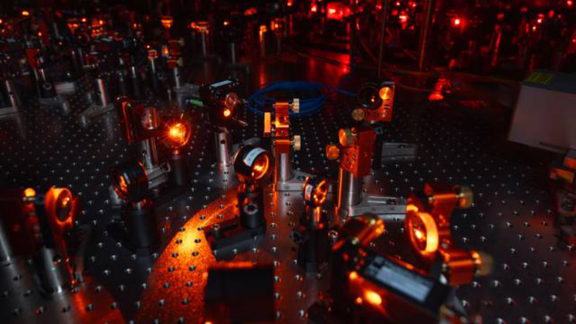 Quantum entanglement apparatus.