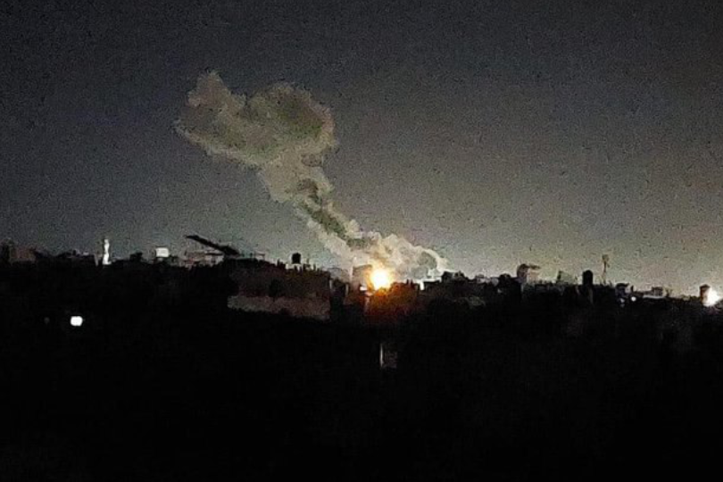Israeli Defense Forces bombed the Palestian refugee Camp Yabna in Rafah.