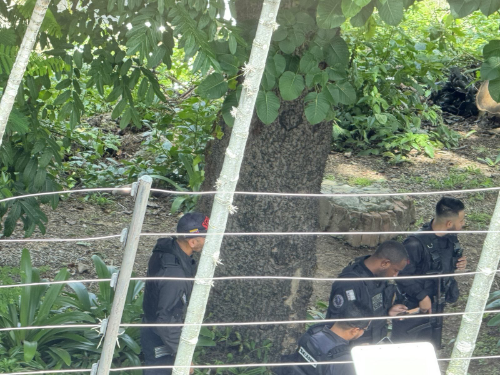 Maduro police threaten the Argentine embassy.